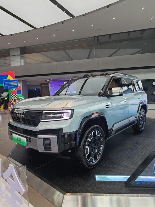 重庆302比亚迪方程豹硬派越野的爆款，英菲尼迪35周年与你共成长